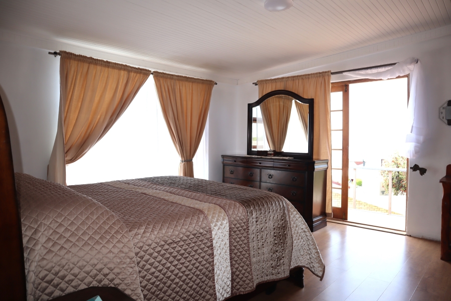 3 Bedroom Property for Sale in Wavecrest Eastern Cape